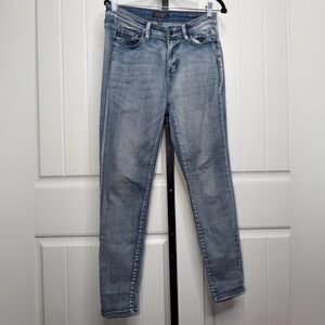 Judy Blue Los Angeles Light Blue Skinny Fit Jeans